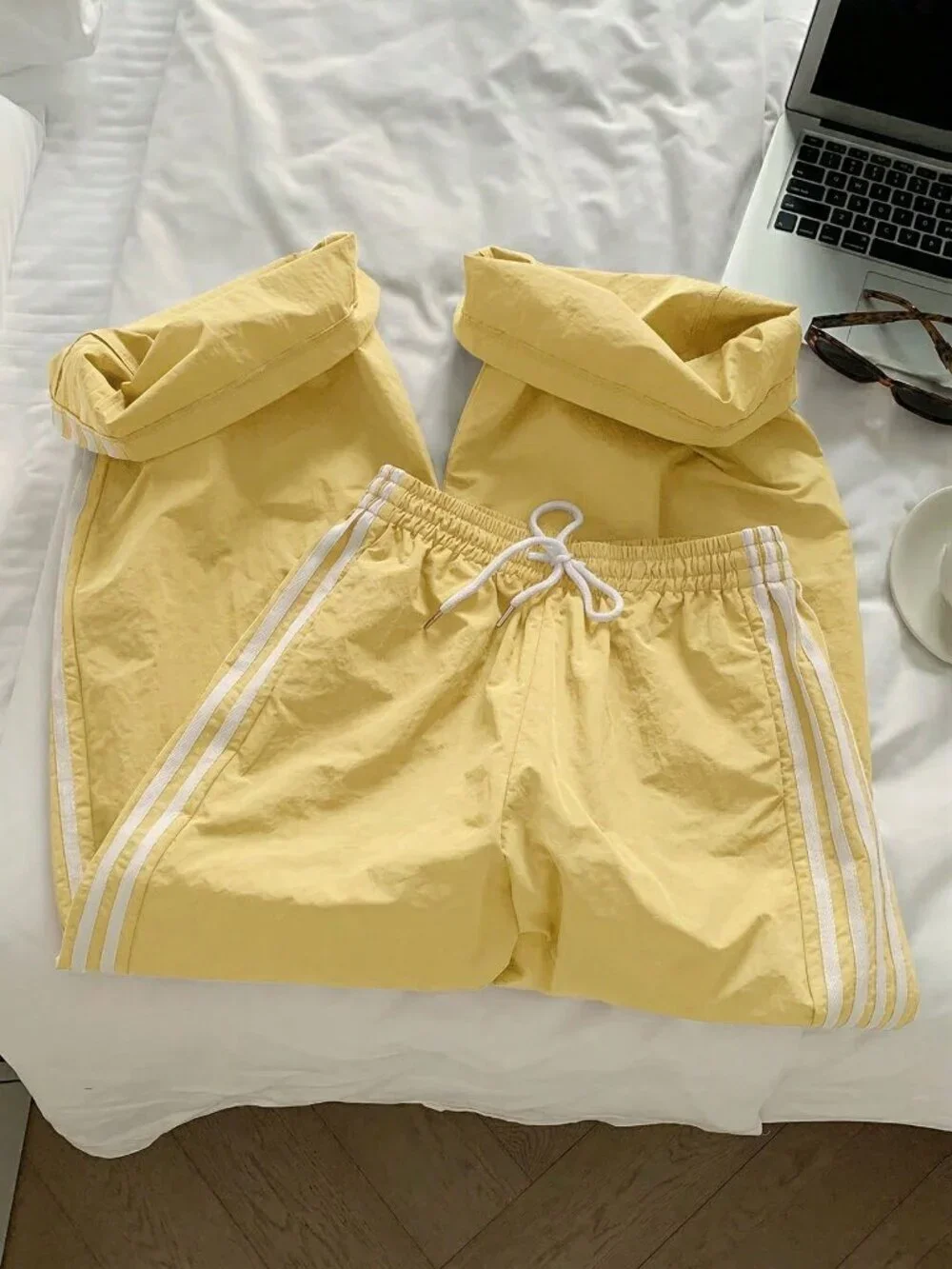 Yellow Casual Women's Side Stripe Elastic Waist Loose Sports Pants